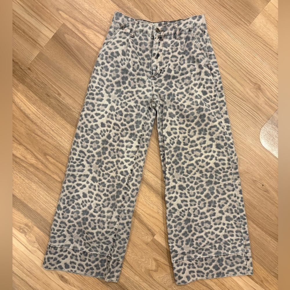 Pilcro High-Rise Wide-Leg Jeans in Gray and Cream Leopard Print